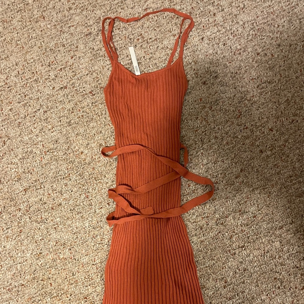 Peach body con dress with tie